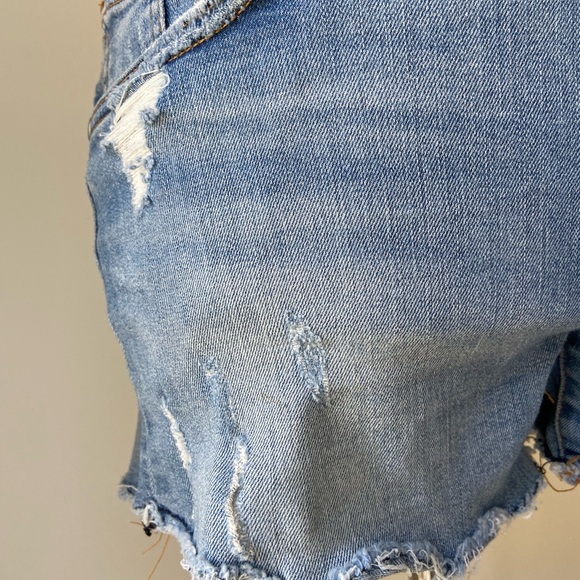 Super flattering and cute Rebecca Minkoff Distressed Denim cut off Shorts - Picture 8 of 9